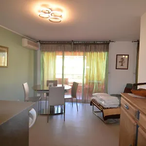 Appartement 3 personnes avec coin nuit avec terrasse et parking quartier du Port de Nice Appartement Nice